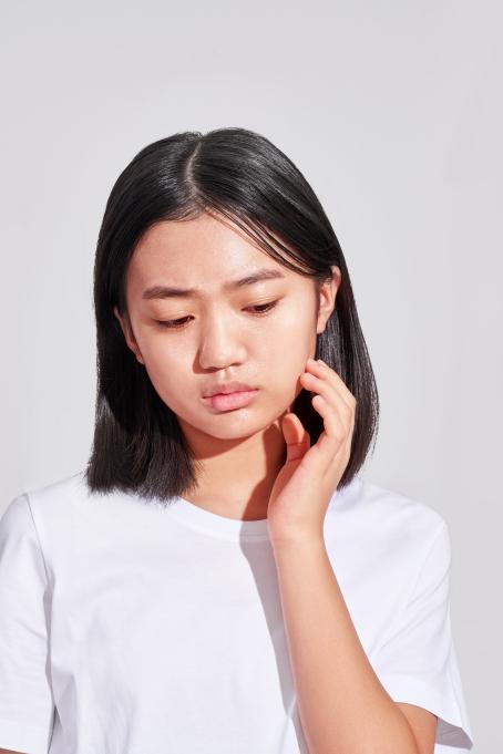 ”专利 郁美净要让“有棱角的人先享受青春”mg不朽情缘网站以独创的植萃“净痘源技术(图5) ”专利 郁美净要让“有棱角的人先享受青春”mg不朽情缘网站以独创的植萃“净痘源技术(图5)